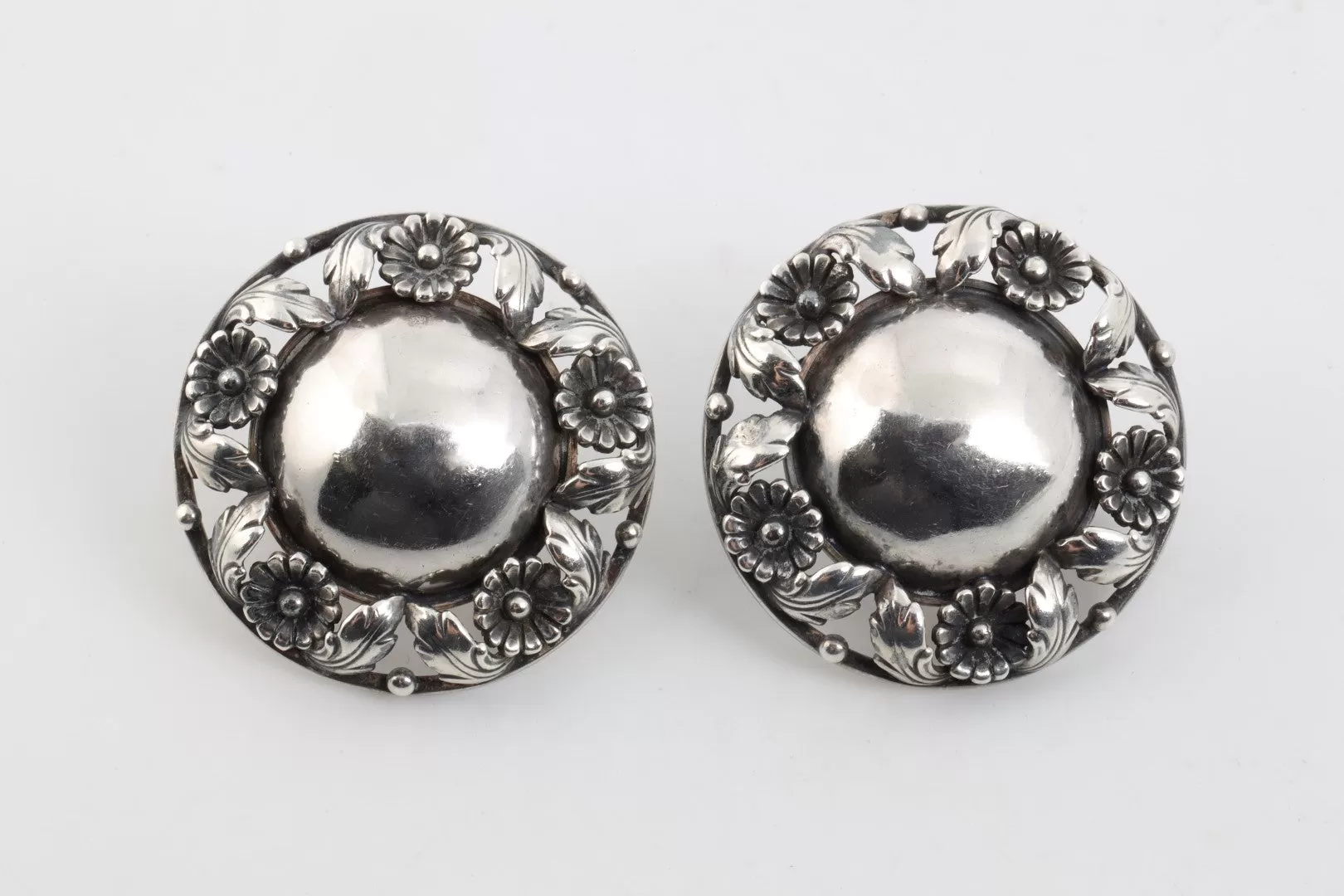 925 Silver Dome Flower Clip On Earrings (19.76g.)