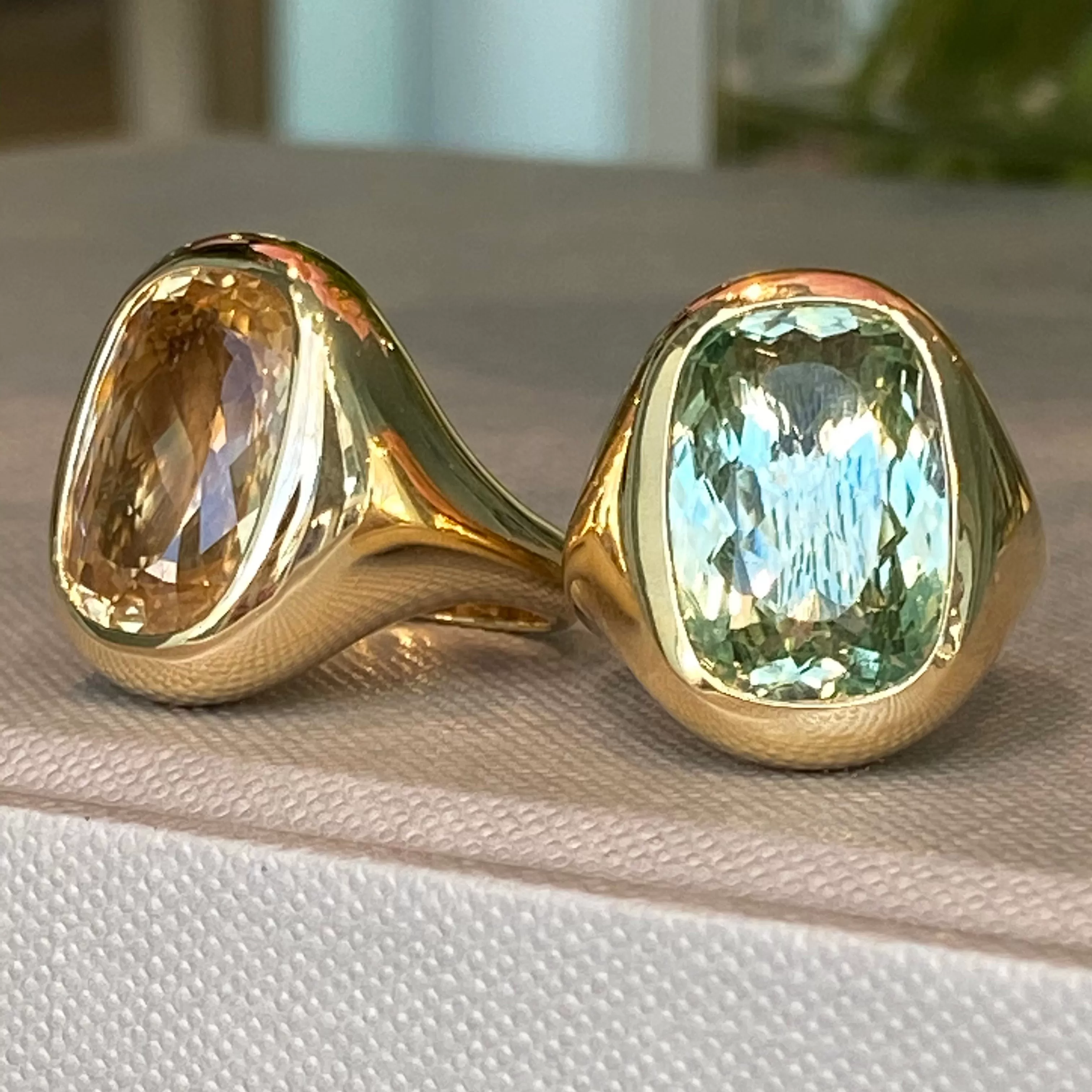 A & Furst - Essential - Cocktail Ring with Prasiolite, 18k Yellow Gold