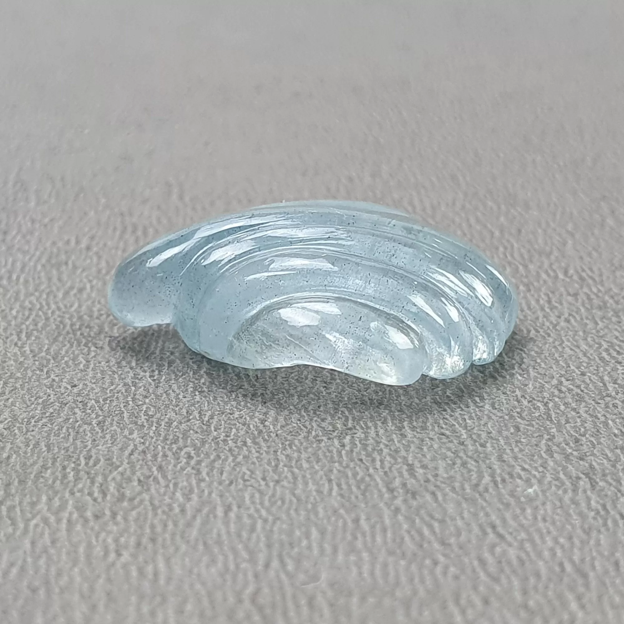 BLUE AQUAMARINE Gemstone Carving  : 18.20cts Natural Untreated Aqua Hand Carved Sea Shell 25.5*25mm (With Video)