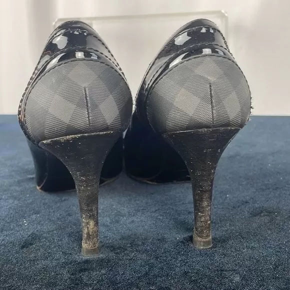 Burberry BlackPatent w Grey Plaid Pumps