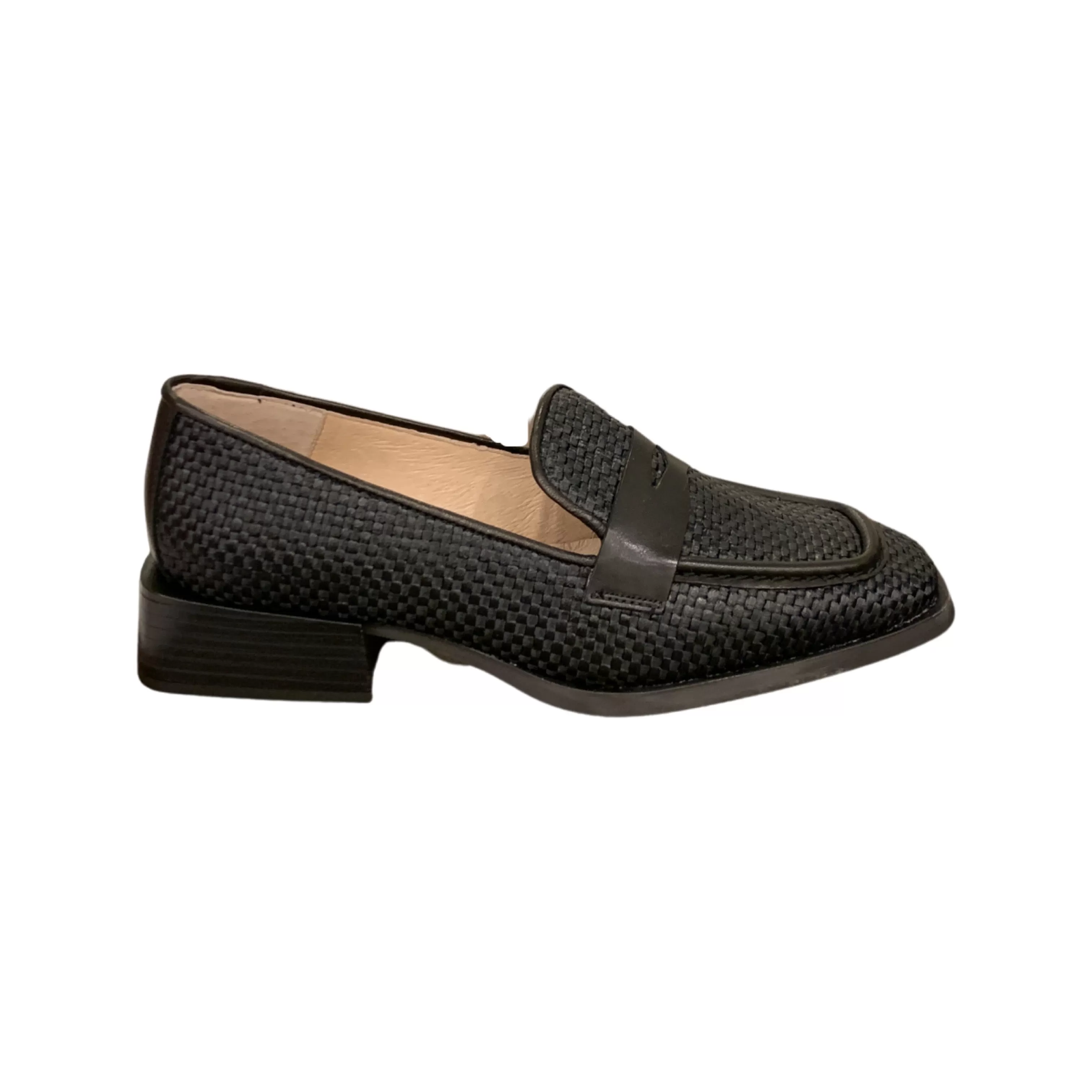 C6811 Raffia Black Loafer