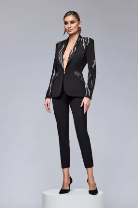 Completo tailleur nero Bby giacca con inserti decorativi dorati e perline nere e pantaloni a sigaretta