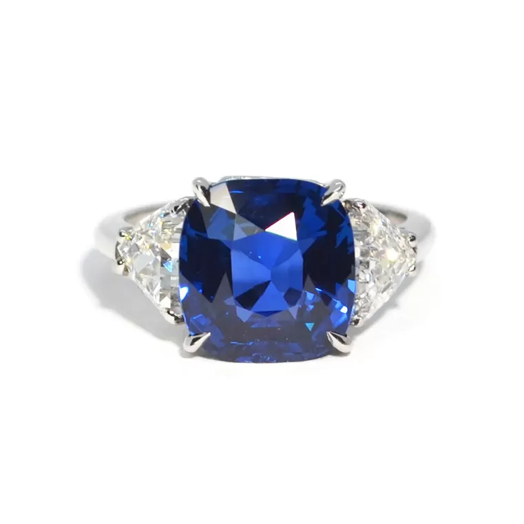 Eclat Jewels - One of a Kind Ring with no heat Madagascar Blue Sapphire and Trillion-cut Diamonds, Platinum