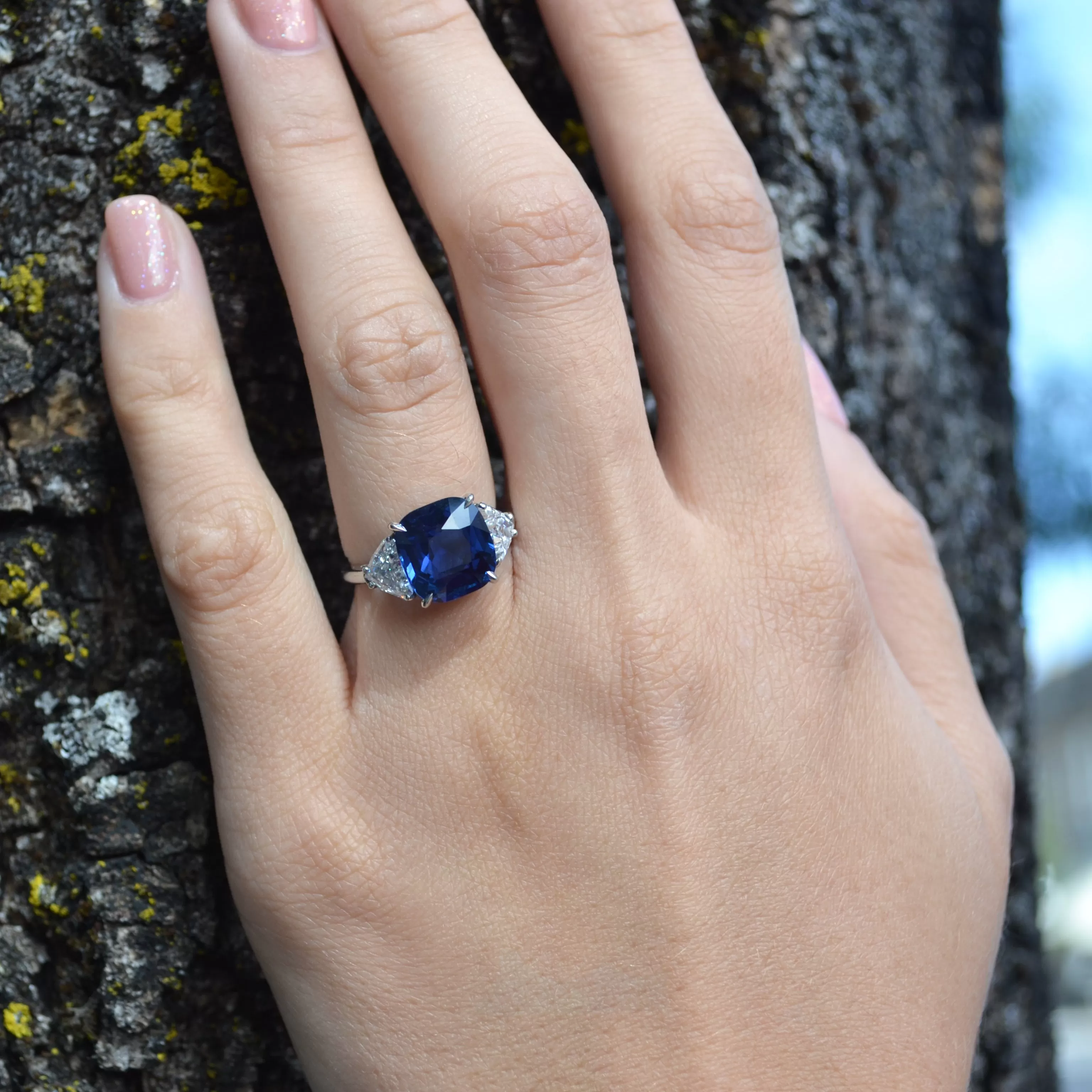 Eclat Jewels - One of a Kind Ring with no heat Madagascar Blue Sapphire and Trillion-cut Diamonds, Platinum