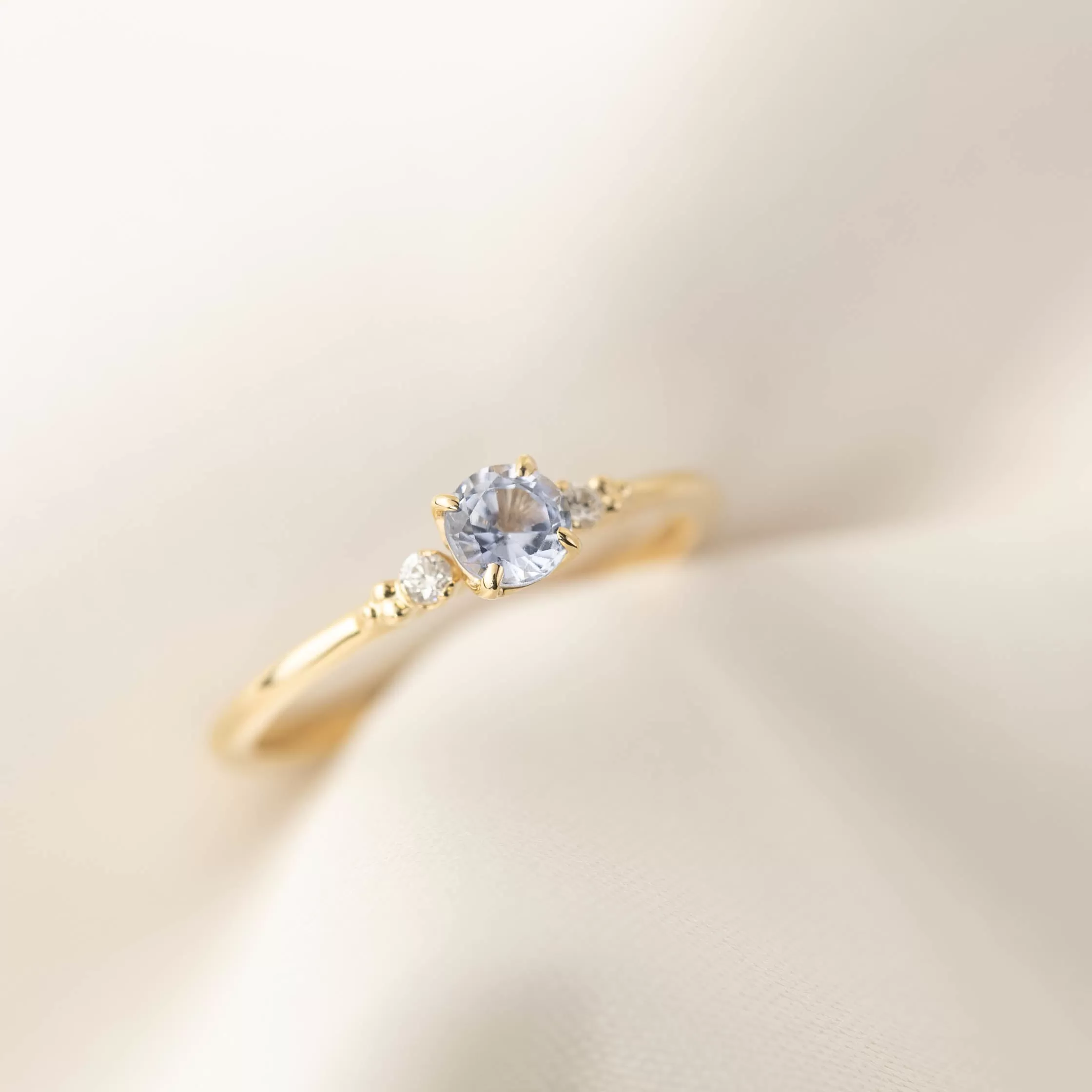 Estel Ring 4.5mm Blue Ceylon Sapphire