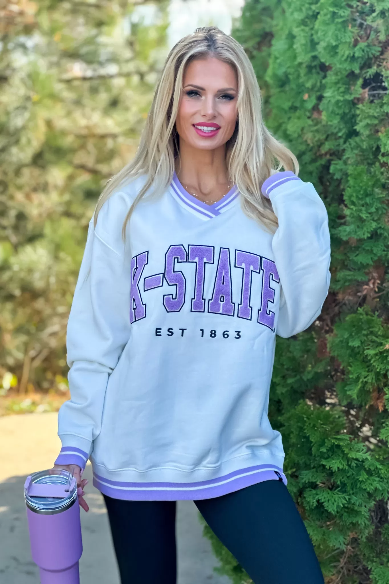 K-State Chenille Letter V-Neck Pullover : White/Lavender