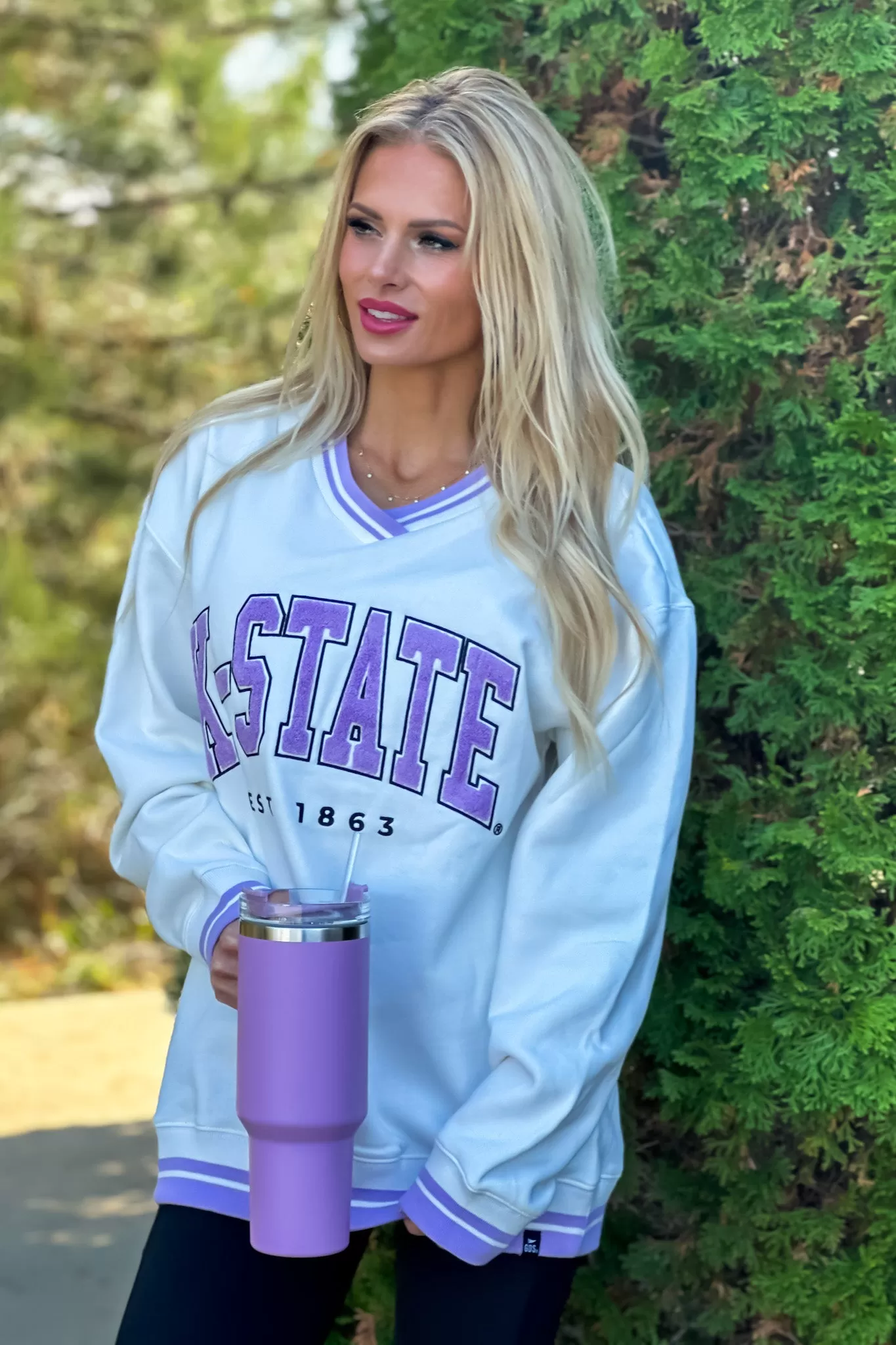 K-State Chenille Letter V-Neck Pullover : White/Lavender