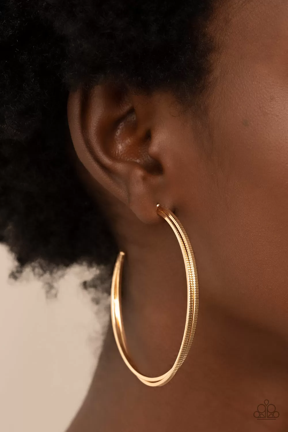 Monochromatic Curves - Gold Paparazzi Earrings