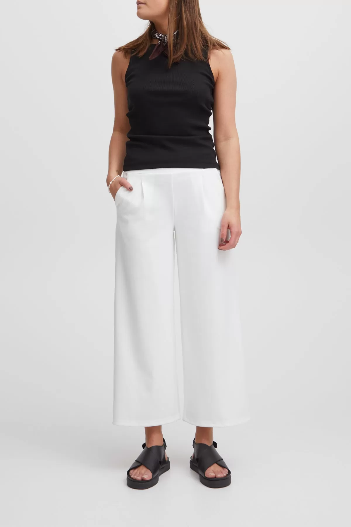 Pantalon Kate wide crop Cloud Dancer fibres recyclées