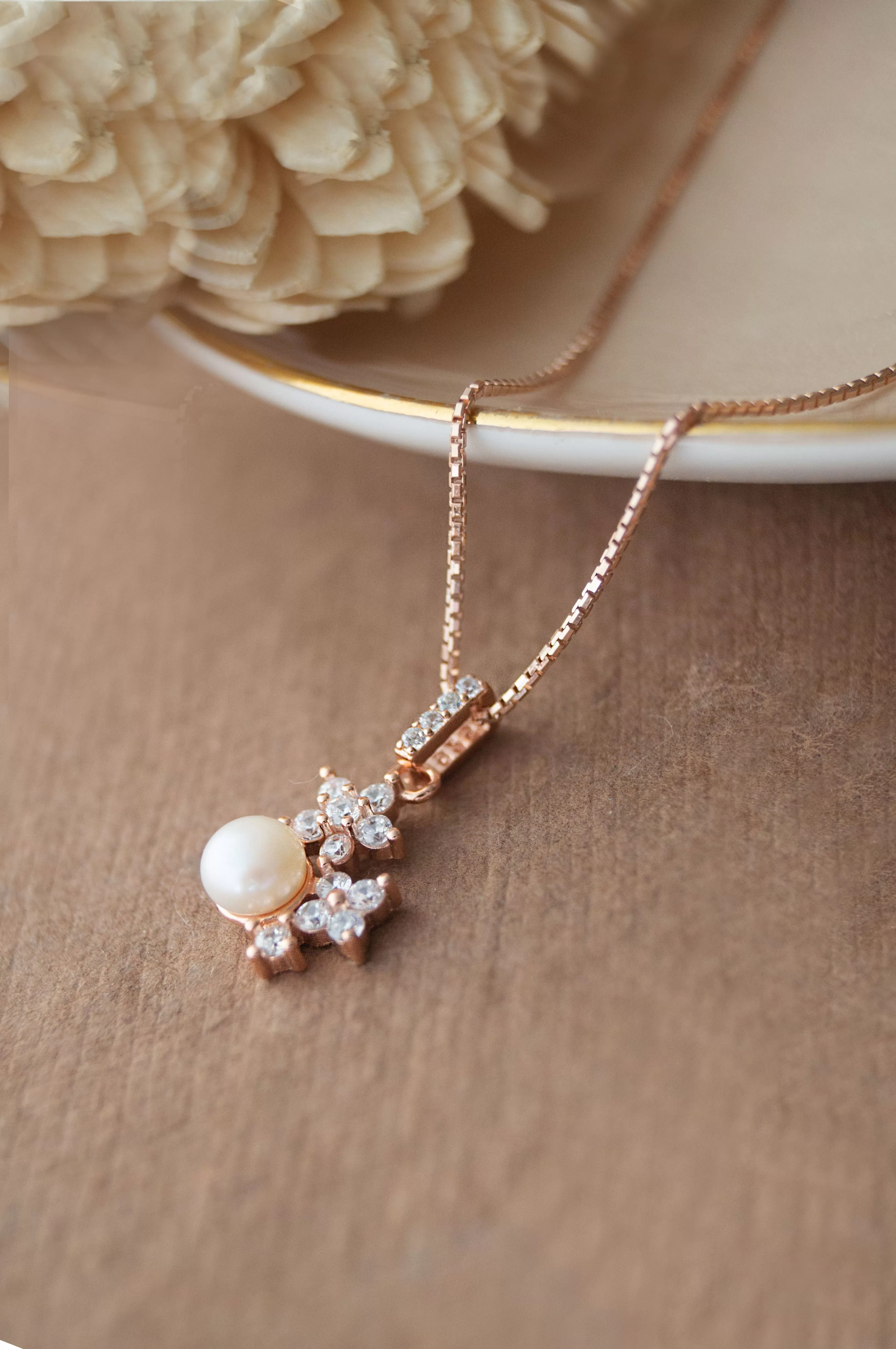 Pearly Flower Garland Rose Gold Plated Sterling Silver Pendant Set