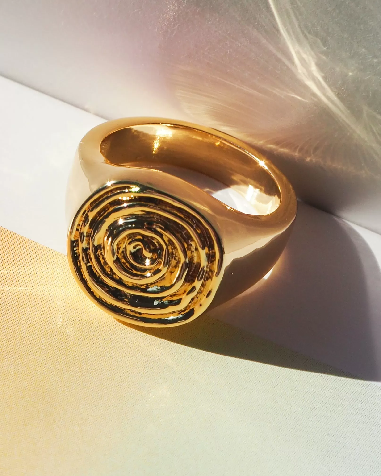 Rosette Coil Signet Ring- Gold